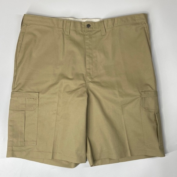 Dickies Cargo Tan Work Shorts NWT Size 44 - Picture 1 of 9